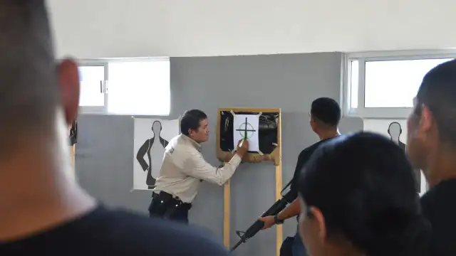 Aspirantes a policías durante su formación en la Academia Estatal de Seguridad Pública