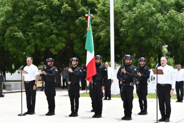 Ceremonia de protesta de bandera de la Guardia Estatal en Ciudad Victoria, Tamaulipas