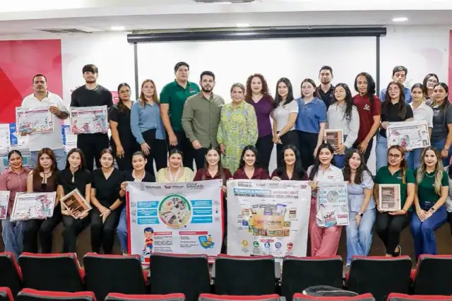 Nutriólogos reunidos en una capacitación del DIF Sinaloa