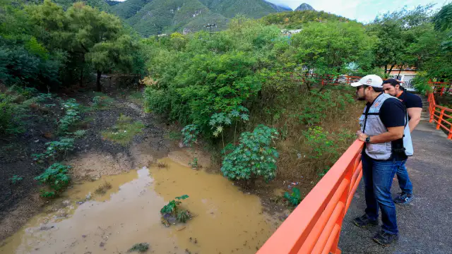 Vista de infraestructura pluvial en una colonia de Guadalupe, Nuevo León