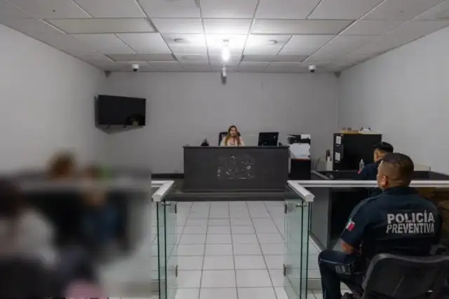 Corporación policial municipal durante un operativo de búsqueda en Baja California Sur