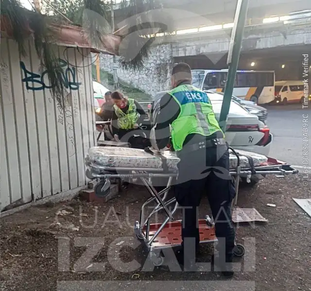 Vehículos accidentados sobre avenida Hidalgo en Cuautitlán Izcalli