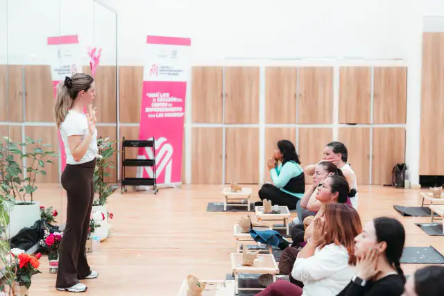 Mujeres participando en un taller del Centro de Empoderamiento en Querétaro