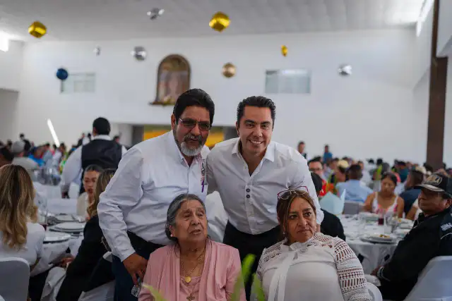 Trabajadores municipales reunidos durante la celebración del aniversario del sindicato