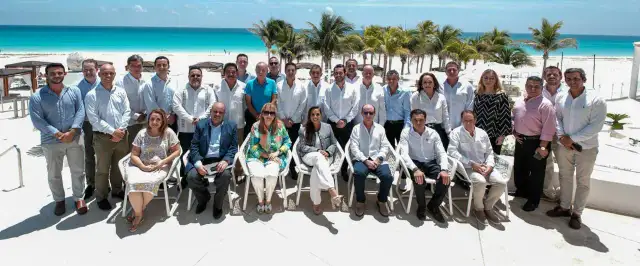 Reunión de la gobernadora Mara Lezama con empresarios turísticos en Cancún