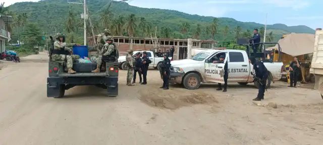 Elementos de seguridad realizan recorridos en una localidad rural