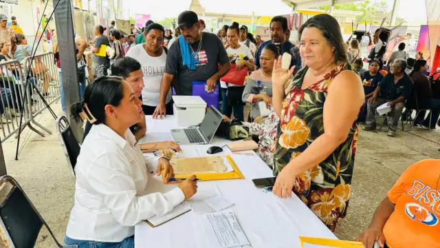 Brigada del Registro Civil de Tamaulipas atendiendo a ciudadanos en una comunidad rural