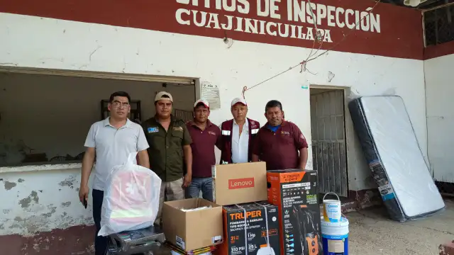 Personal de inspección pecuaria en un punto de verificación en Cuajinicuilapa, Guerrero