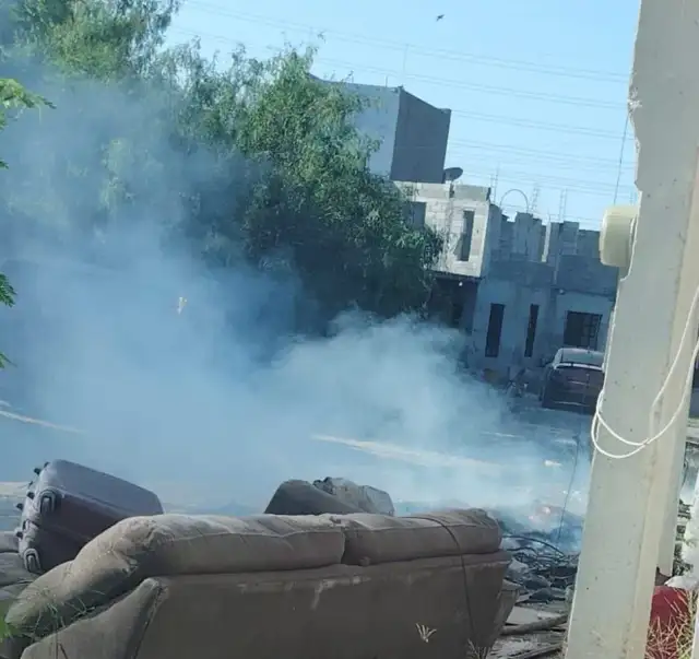 Vía pública de una colonia urbana donde se reportó quema de basura