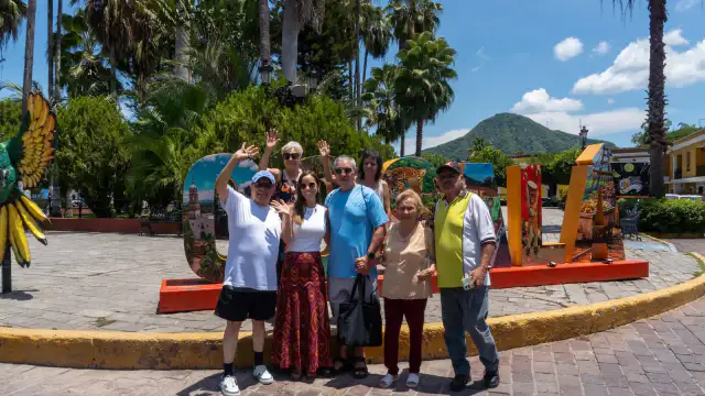 Secretaria de Turismo de Sinaloa durante recorrido por Cosalá