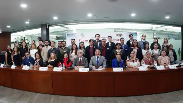 Sesión de trabajo en el Senado de la República durante un foro sobre salud