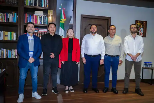 Reunión entre autoridades de Sinaloa y empresarios chinos para acuerdo de exportación de sorgo