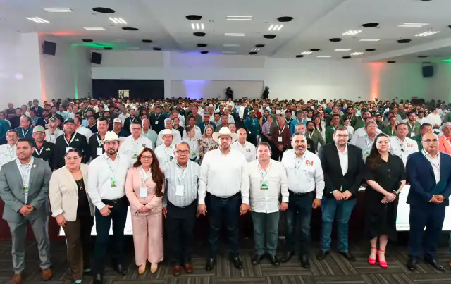 Inauguración de la convención CONISIAPA 2026 en Mazatlán con asistentes