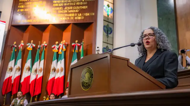 Graciela Domínguez Nava durante su primer mensaje como gobernadora interina de Sinaloa