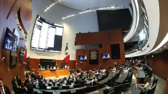 Sesión de la Comisión Permanente en el Palacio Legislativo de San Lázaro