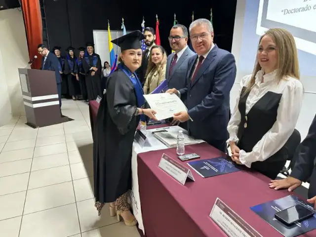 Ceremonia de graduación de doctores en justicia penal y seguridad pública en Sinaloa