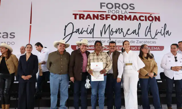 Productores agropecuarios durante un foro gubernamental en Río Grande, Zacatecas
