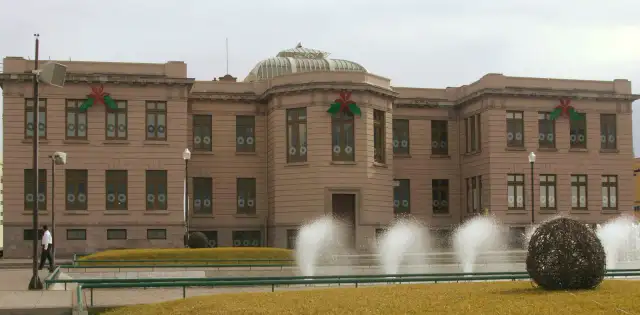 Imagen editorial de apoyo para la nota: Congreso de Nuevo León avanza proceso de juicio político contra Samuel García