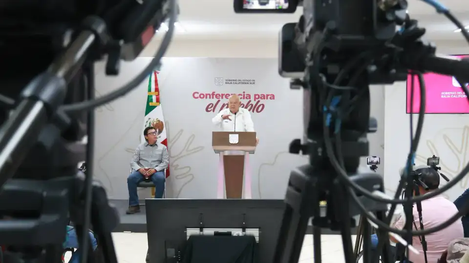 Personas en un evento cultural en Baja California Sur