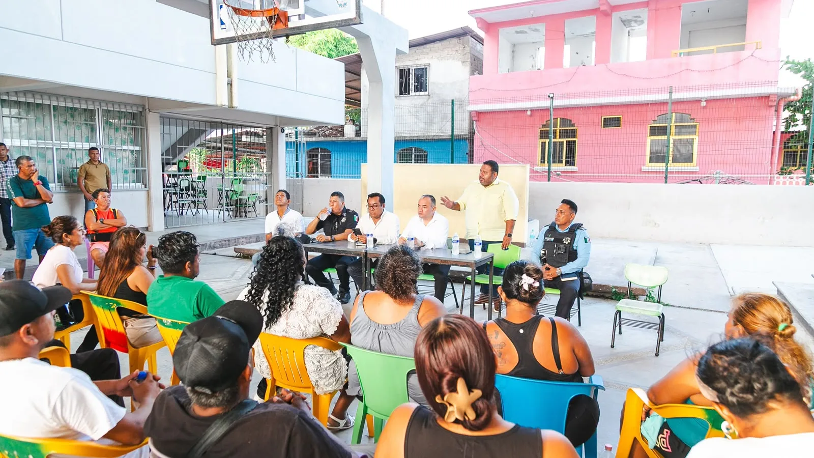 Reunión de autoridades con prestadores turísticos en Puerto Marqués, Acapulco.