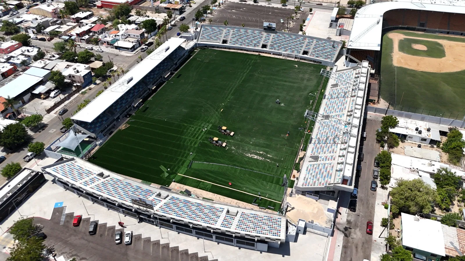 Vista del Estadio Guaycura durante trabajos de mantenimiento