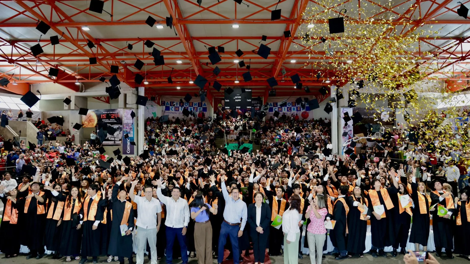 Ceremonia de graduación del CECyTEBCS en Baja California Sur