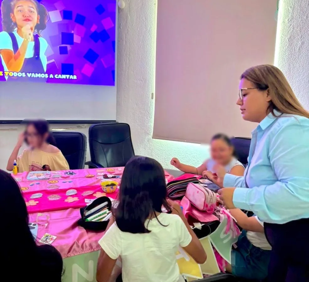 Niños participando en taller de SIPINNA en Cabo San Lucas