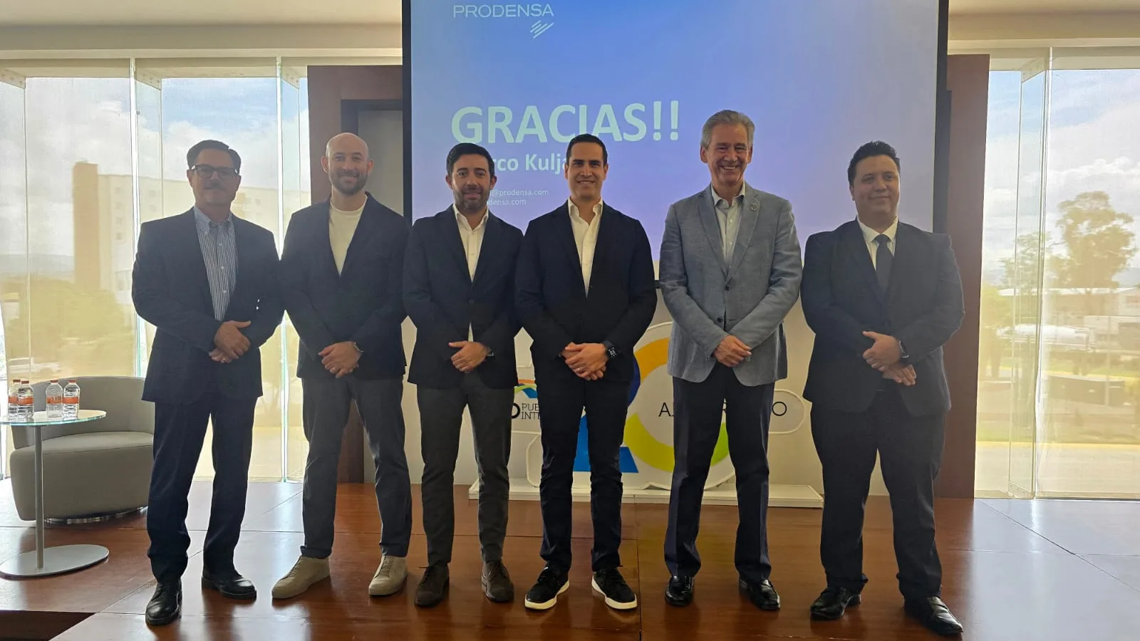 Panel de ponentes en foro empresarial de Guanajuato Puerto Interior con Prodensa