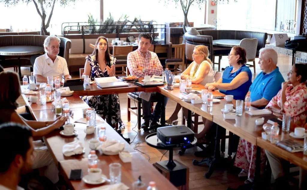 Reunión de la directora del IMPLAN con el Grupo Madrugadores de Los Cabos