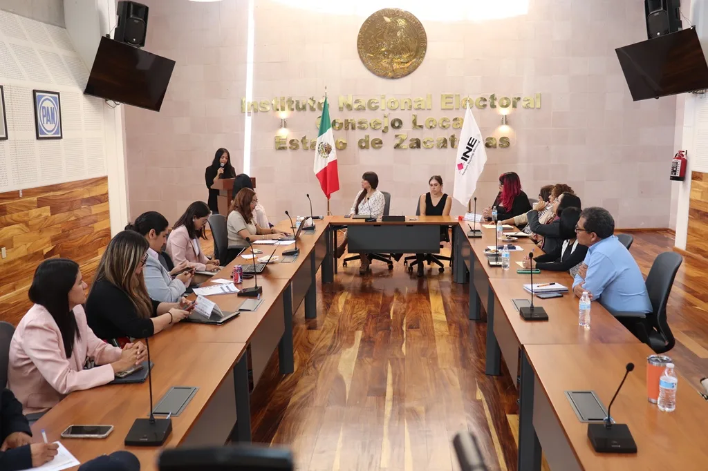 Participantes en conversatorio sobre violencia política en Zacatecas