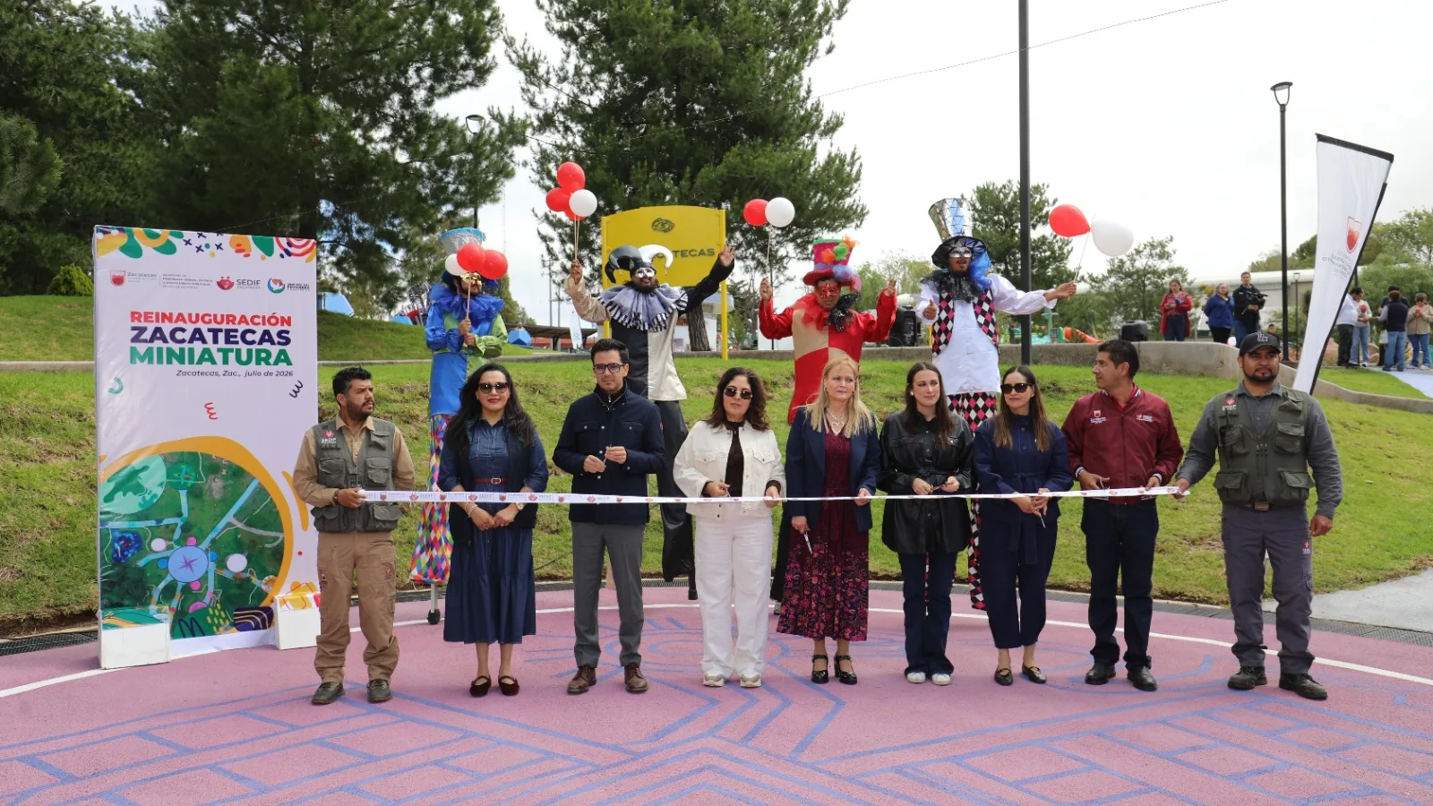 Parque Temático Mini Zacatecas renovado con juegos infantiles y áreas verdes